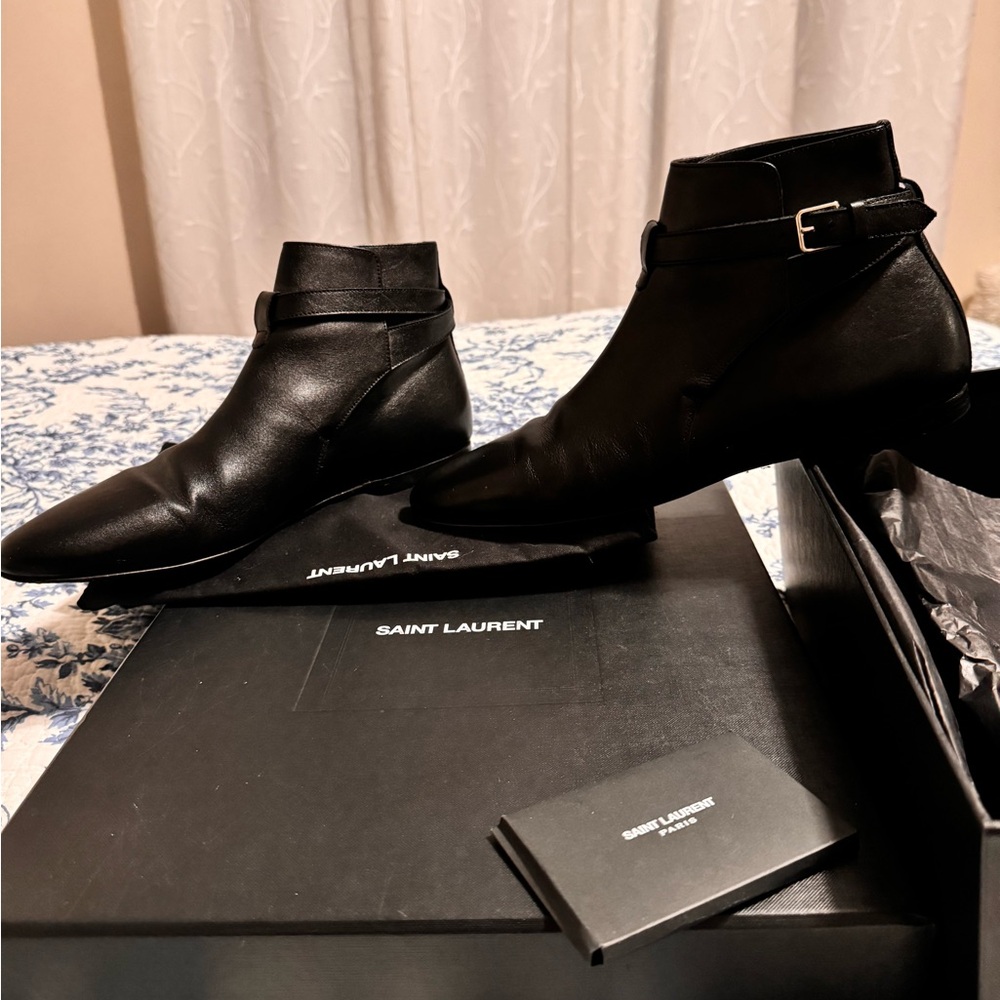 Saint Laurent man dressy leather boots. Size 9US, 42/M. Very good condition.